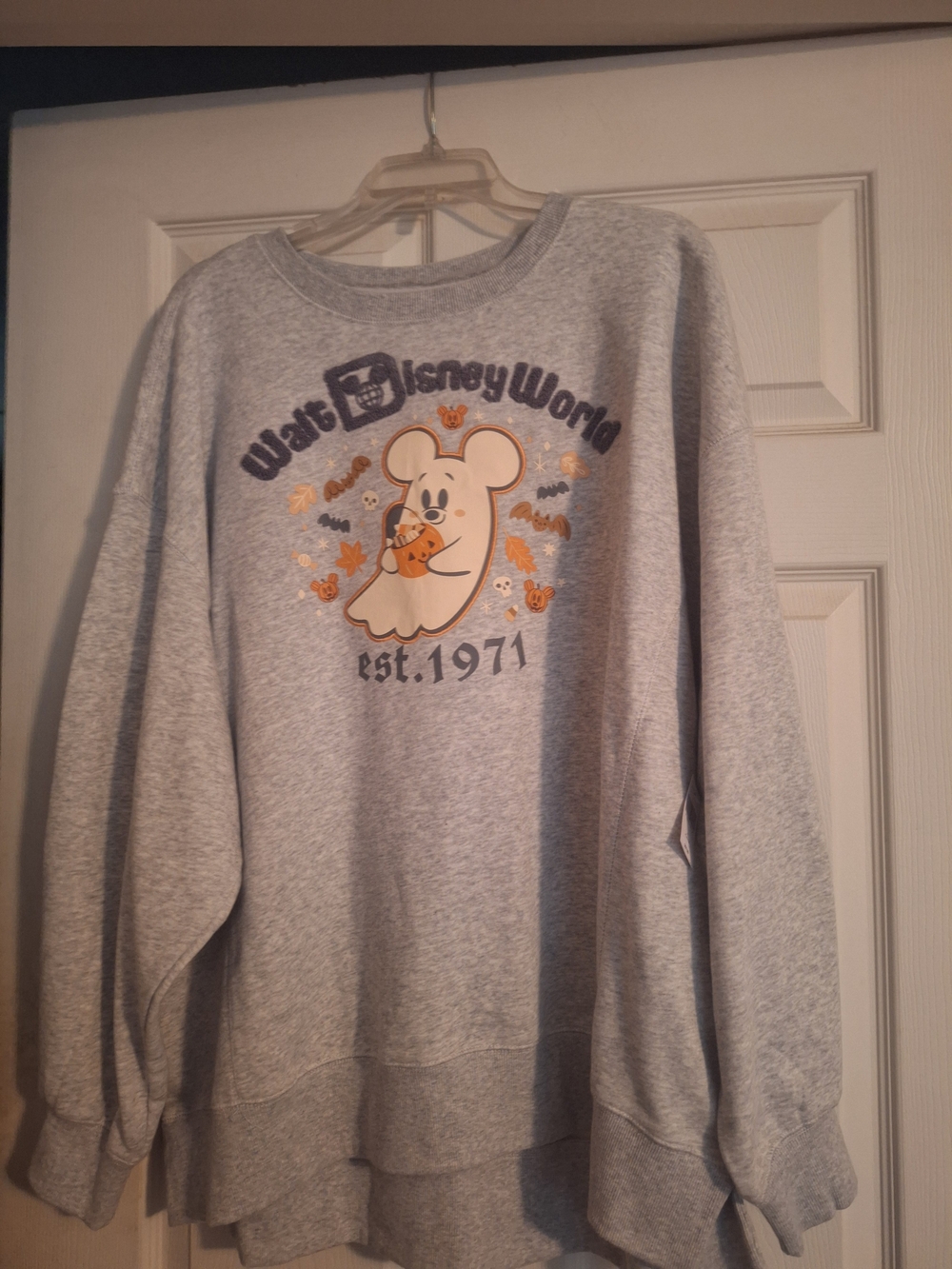 Walt Disney World Gray Halloween Graphic Pullover Sweater